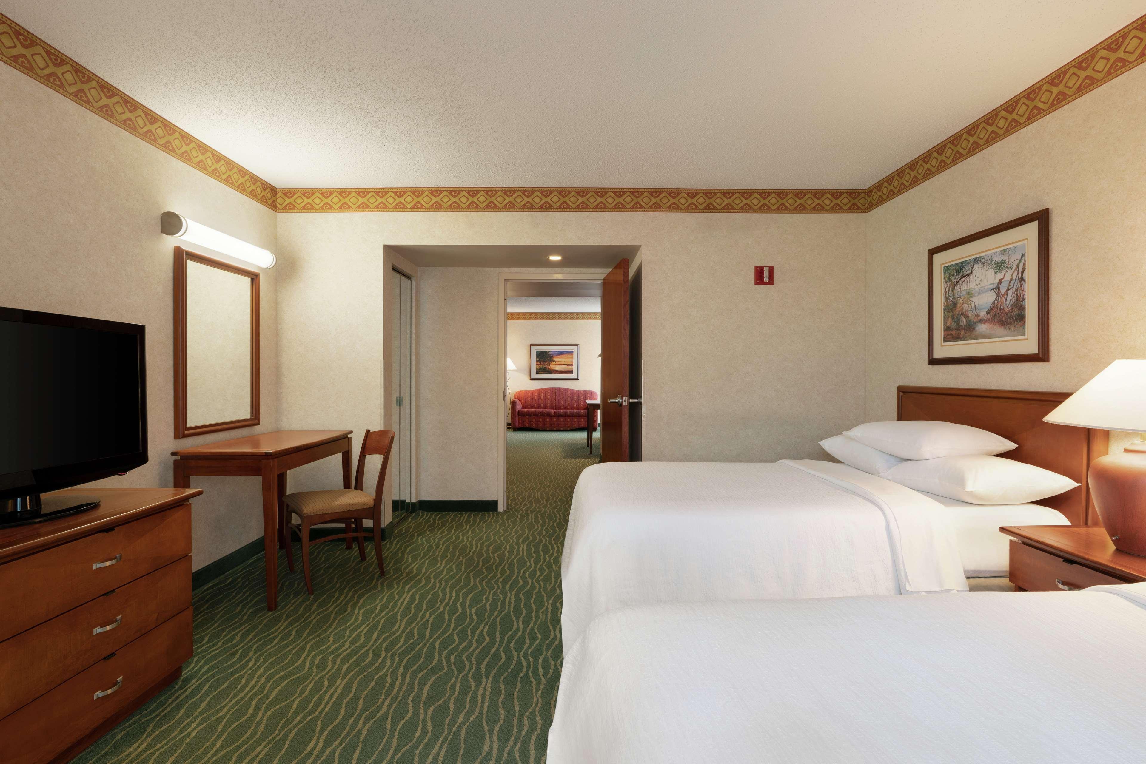 Embassy Suites By Hilton Tampa Usf Near Busch Gardens Exterior photo